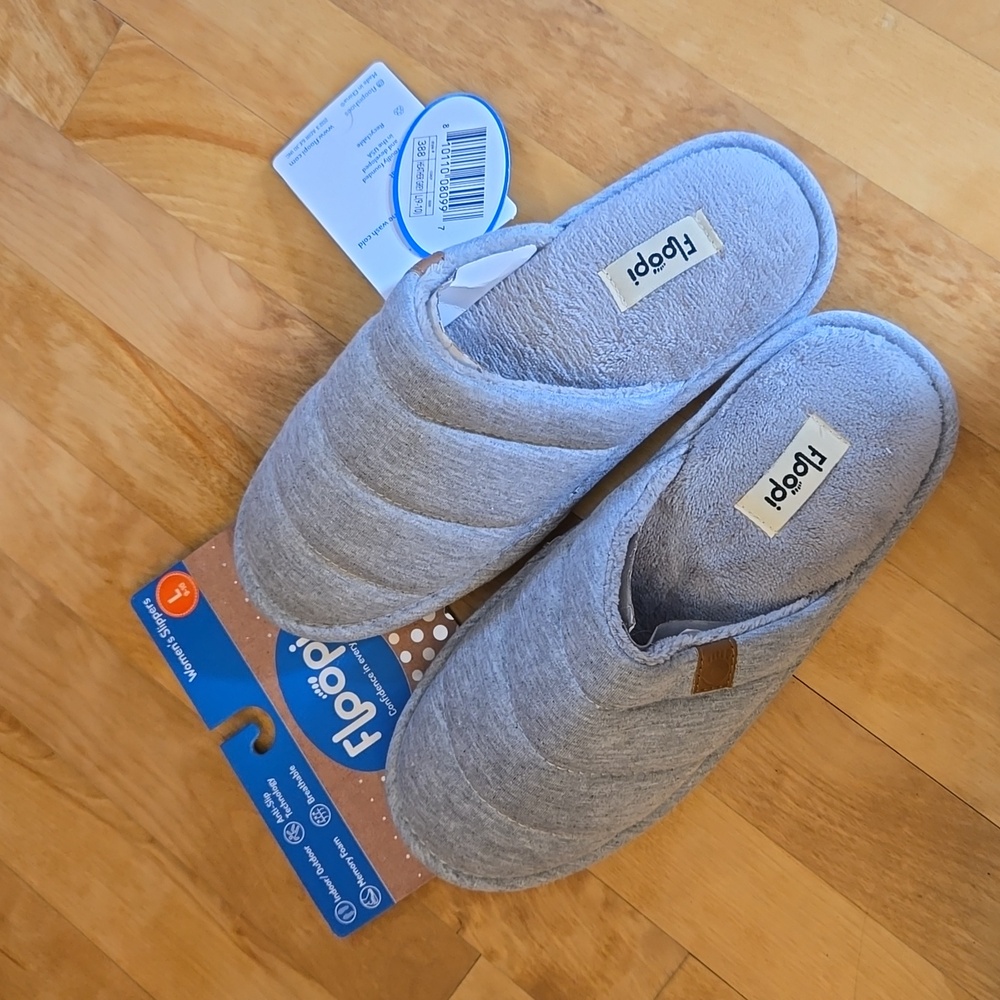 NwT grey scuff slippers by Floopi size L (9-10)